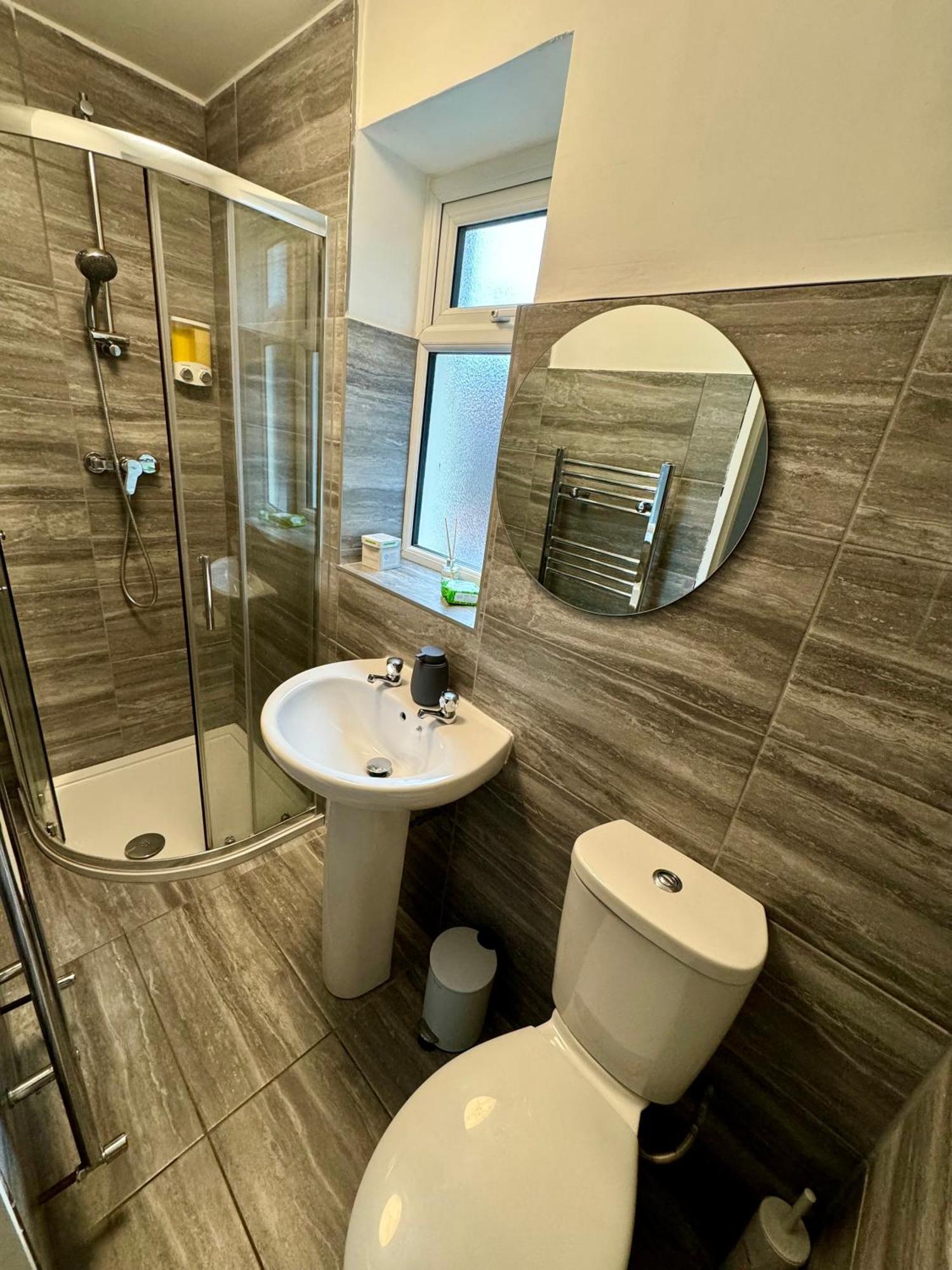 Florina S House 4 Bedrooms Villa Rugeley Εξωτερικό φωτογραφία