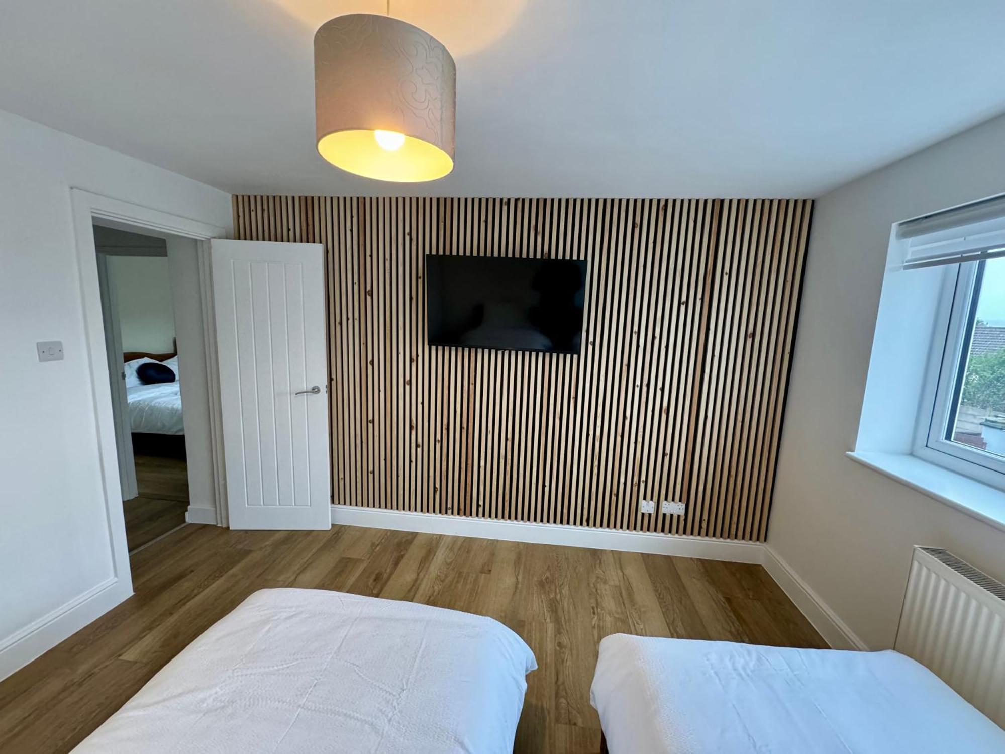 Florina S House 4 Bedrooms Villa Rugeley Εξωτερικό φωτογραφία